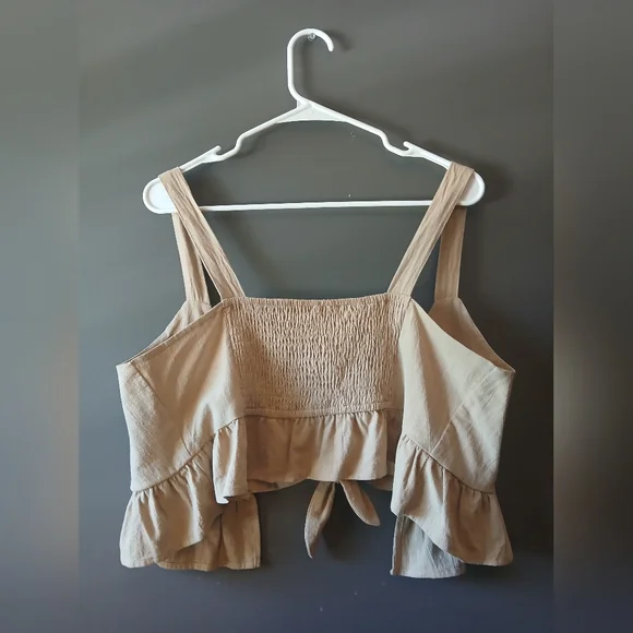 SHEIN WOMENS SIZE LARGE TAN TANK TOP (MIDDLE PART IS ADJUSTABLE) - Picture 2 of 3